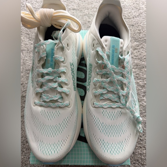 Brooks Adrenaline GTS 25 "Empower Her" Running Shoes - Picture 5 of 5